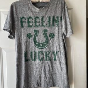 New Leisure Lounge Feelin Lucky Tshirt Sz M